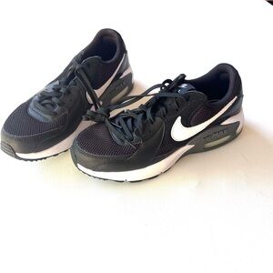NIKE Air Max EXCEE black sneakers shoes 8.5 & 1/2